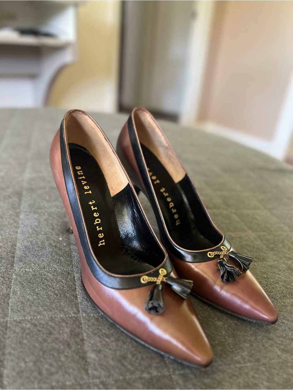 VINTAGE 60s HERBERT LEVINE Sz 7.5 AA Brown & Black Heels Excellent Cond